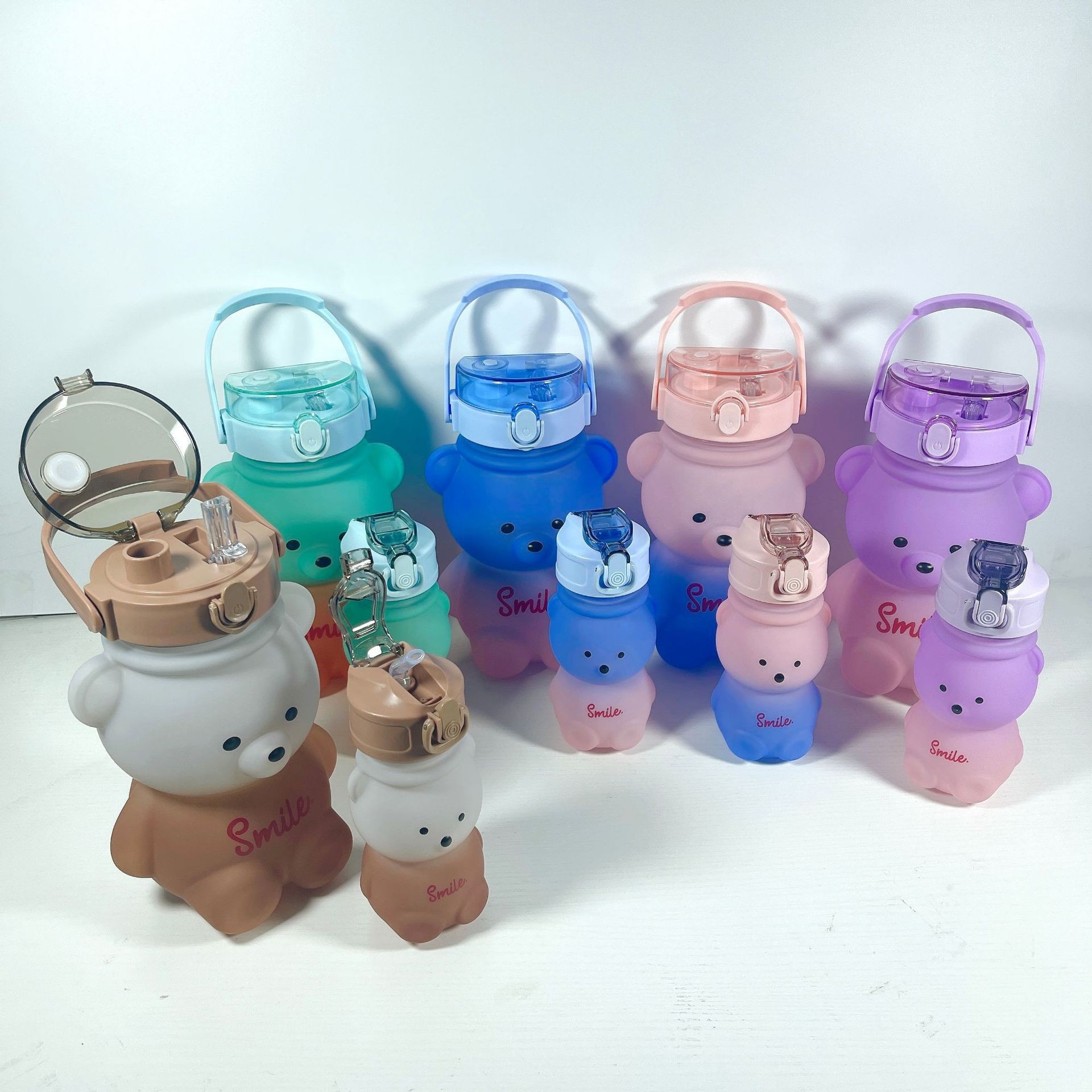 Fashion Bear With Mobile Phone Stand Large Capacity Water Cup Cute Couple Portable Straw Water Cup Gradient Plastic Water Cup Specification drawing