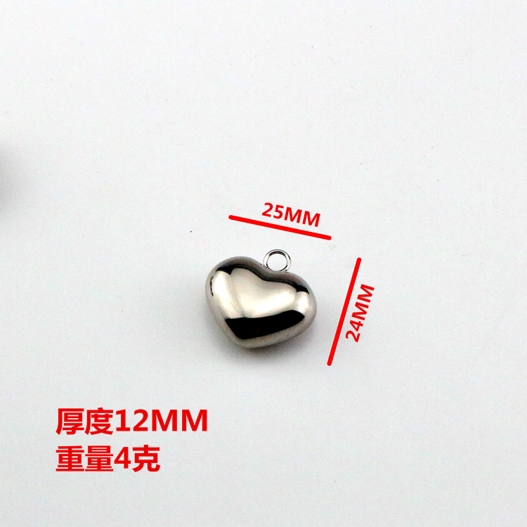 New DIY stainless steel three-dimensional heart-shaped pendant necklace accessory, hollow simple heart-shaped pendant with ultra-bright fine polishing details Picture