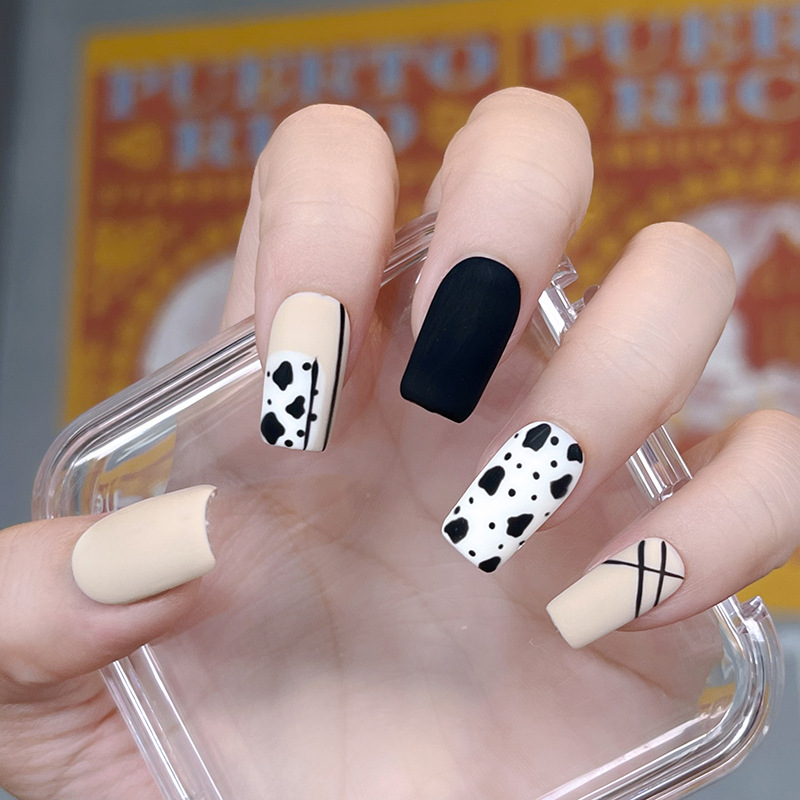 Pure Hand-Worn Nail Makeup White Eggshell Graffiti Scrub Manicure Mesh Red Cow Print Removable Fake Nail Pieces