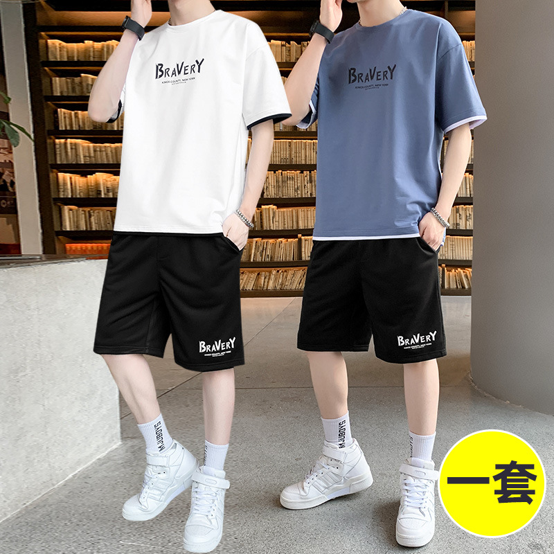 New men's casual sportswear set: Men's summer short-sleeved T-shirt and shorts. No need to pair it with a cool summer men's outfit