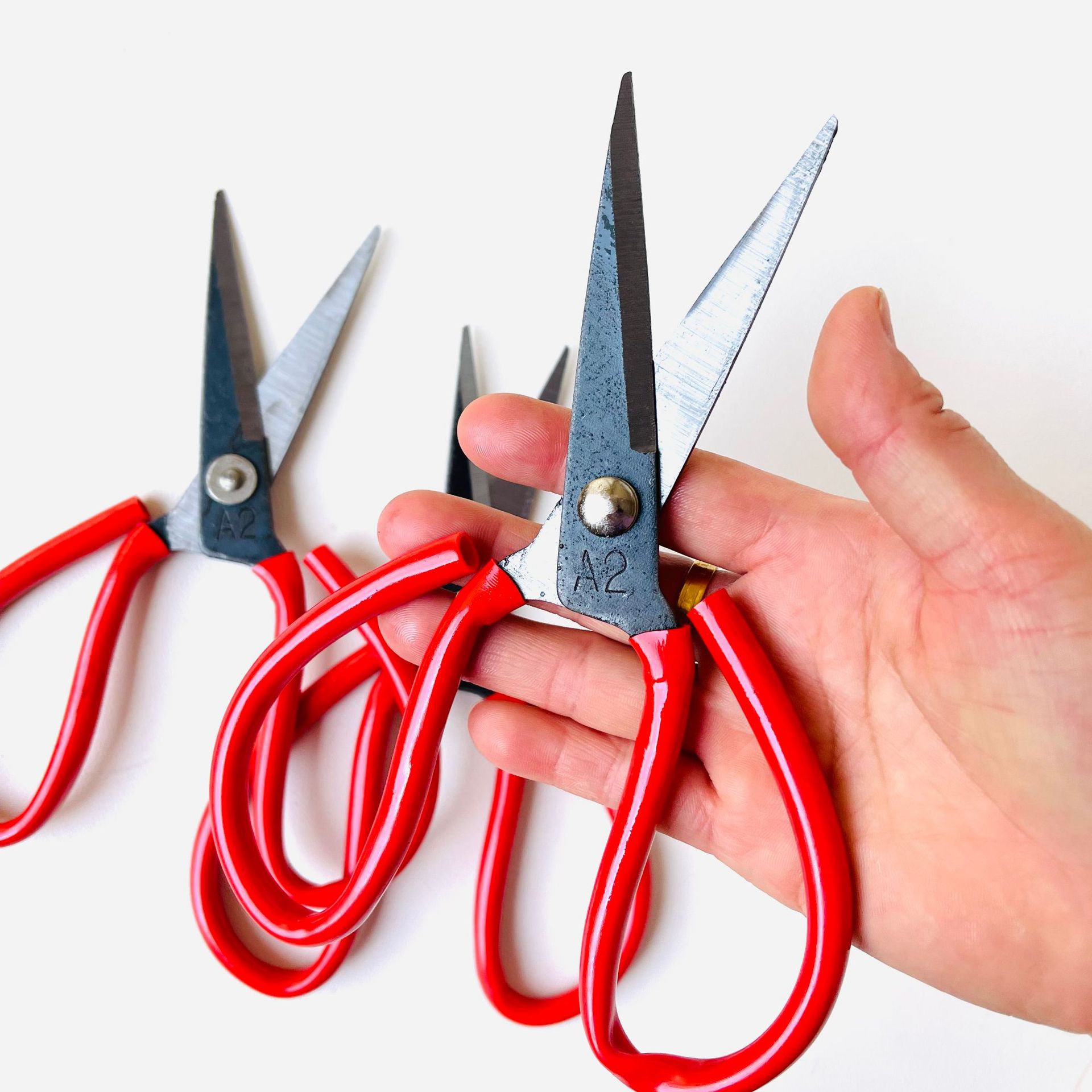【 Zone 2-8 】 No. 2 Red Scissors 100 yuan per box 400 yuan per piece No. 2 Red Scissors Civilian scissors Household Scissors King Paper-cutting Tailor Large Leather Scissors wholesale 2 yuan Application Scenario