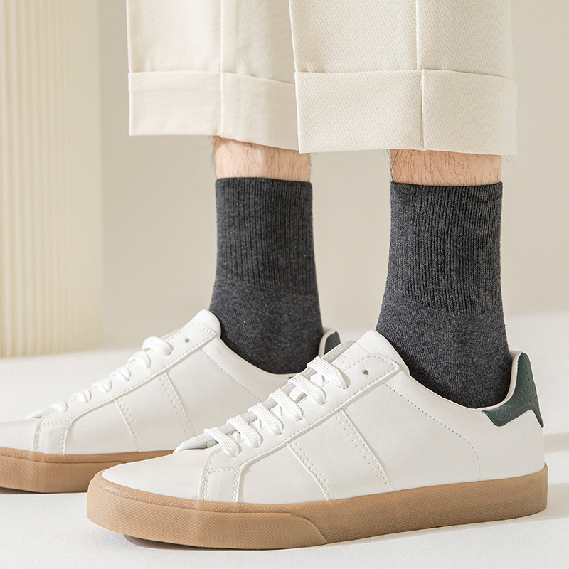 Socks stall a hair loose socks men's pure color autumn and winter middle-aged and elderly wide mouth boneless seam head socks men's pure cotton socks Application Scenario