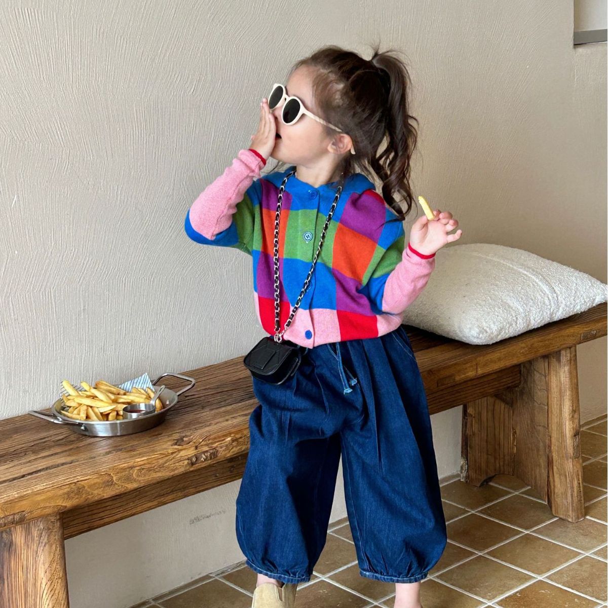 2023 Autumn new children's clothing: Korean version, girls' dopamine check sweater, hooded sweater, cardigan Application Scenario