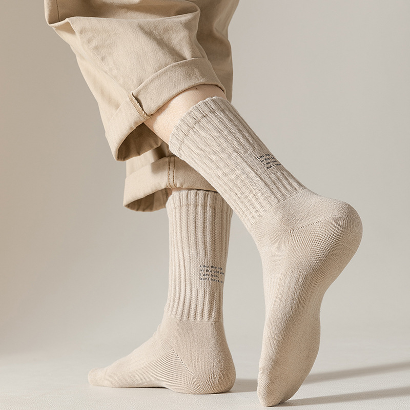 Workwear-style retro men's socks, pile socks, thick-knitted Japanese sports, towel-soled, thickened pure cotton mid-calf socks Application Scenario