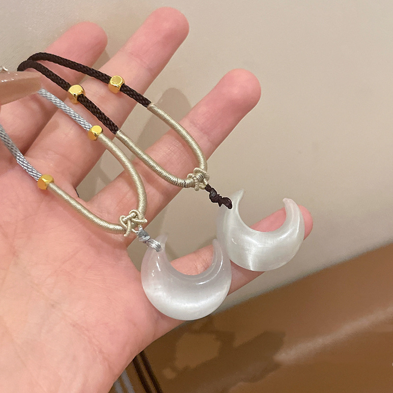 Titanium steel non-fading new Chinese-style cat's eye stone moon pendant rope necklace for women, high-end, light luxury and niche accessories Application Scenario