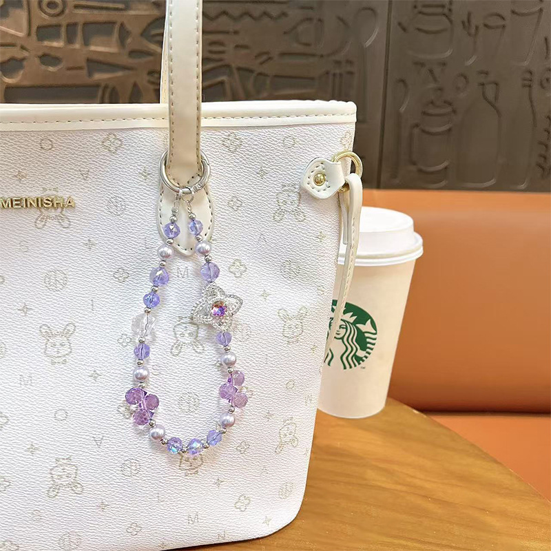 Wholesale of light luxury diamond-encrusted camellia crystal beaded mobile phone chains, keychains, exquisite bags, pendants, phone cases and accessories Application Scenario