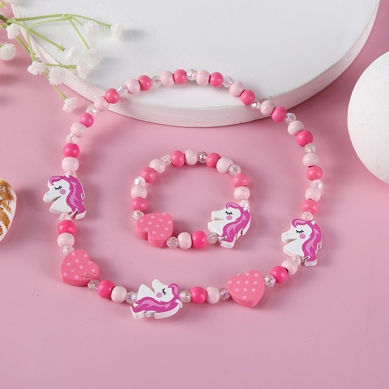 New Korean Version Of Children's Wooden Bracelet Bracelet Necklace Girl Diy Jewelry Decoration Set Wholesale Manufacturers Direct Supply Application Scenario