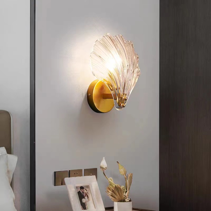 Light luxury and simple shell glass wall lamp, creative and personalized decoration, bedroom bedside lamp, living room background wall lamp Application Scenario