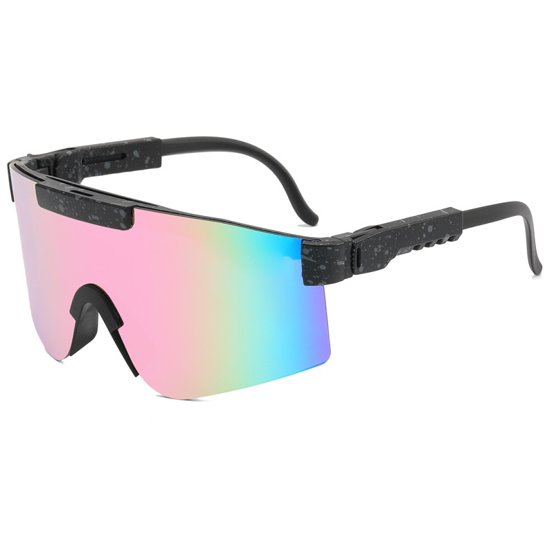 Wholesale of new cross-border outdoor sports sunglasses for women from Europe and America, anti-ultraviolet sunglasses for men Application Scenario