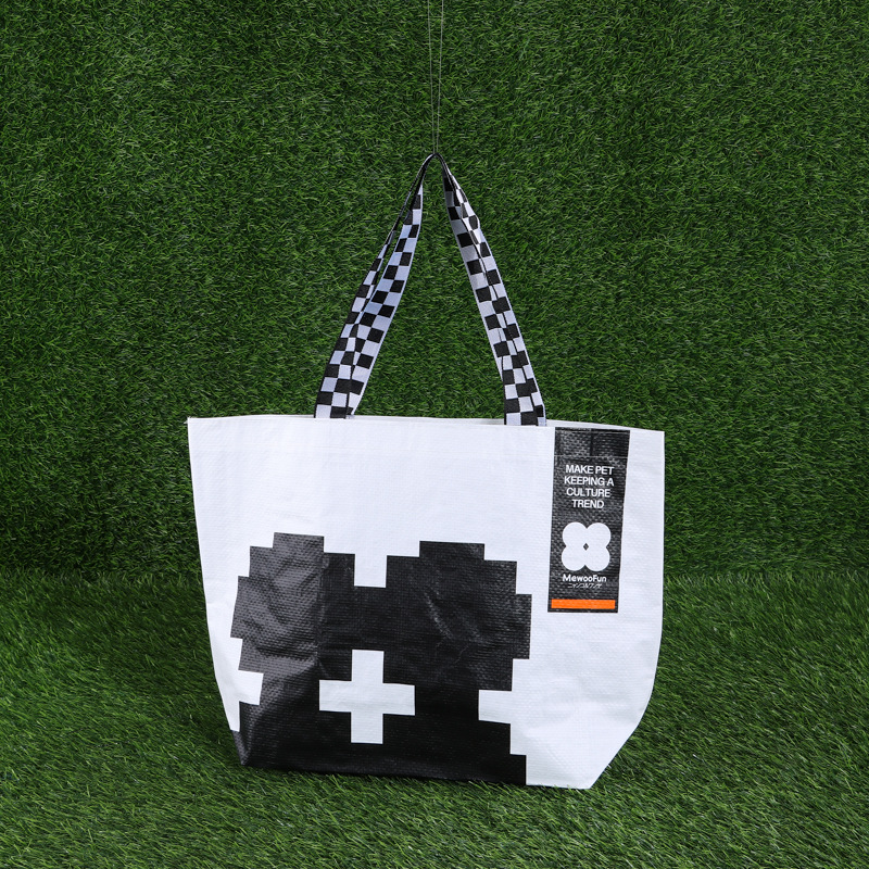 Factory wholesale IKEA bags, large-capacity anti-stain and waterproof storage snake skin bags, shopping gift bags for malls, can be printed Application Scenario