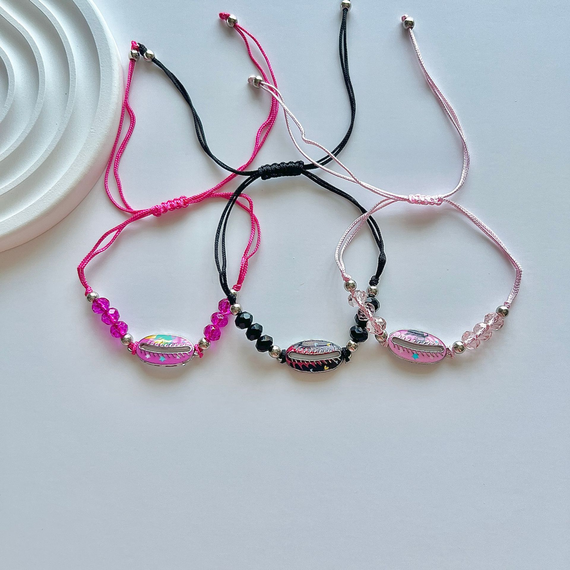 Amazon cross-border best-selling multi-color printed shell crystal beaded bracelet, cartoon boy and girl bracelet batch Application Scenario
