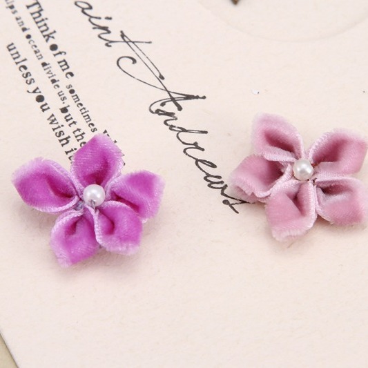 Handmade DIY colorful small flower home textile headwear, clothing, wedding candy box, hair accessory with beaded velvet five-petal fabric Item Picture