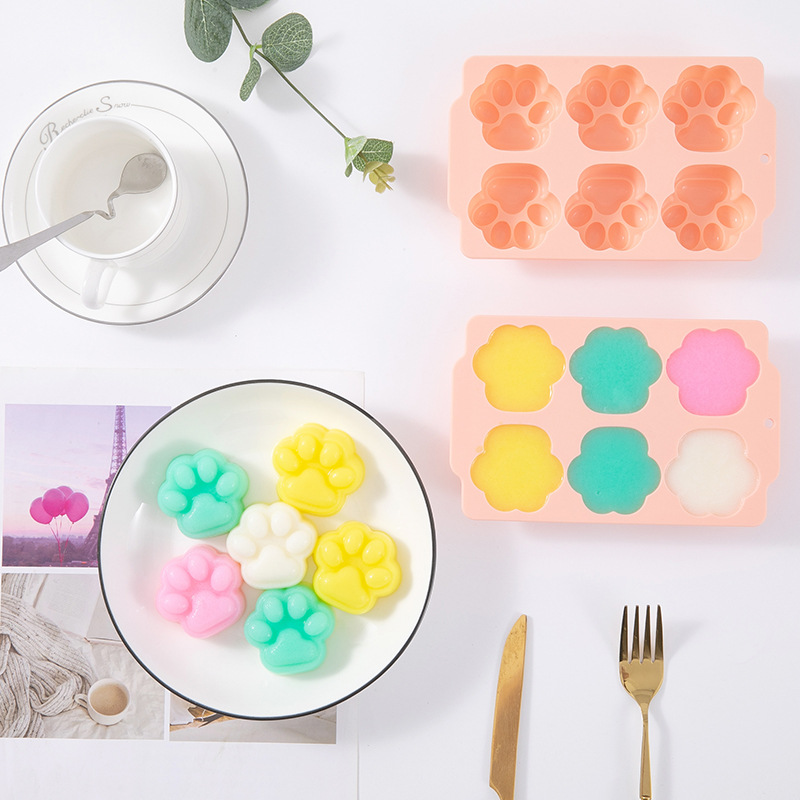 Mengqu Cat's Paw Mould Silica Gel Mini Steamed Cake Mousse Cake Ice Cubes Baby Food Mould Application Scenario