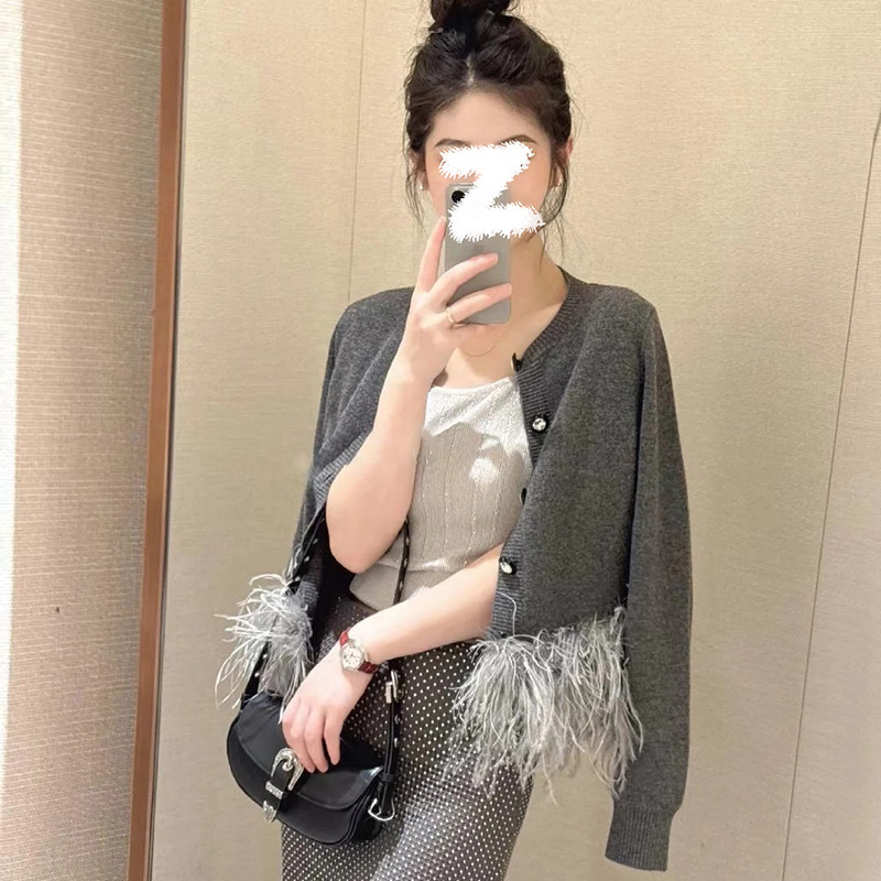 Unique and super beautiful sweater 2024 early Autumn new style Chanel style feather light luxury knitted sweater for women M7111