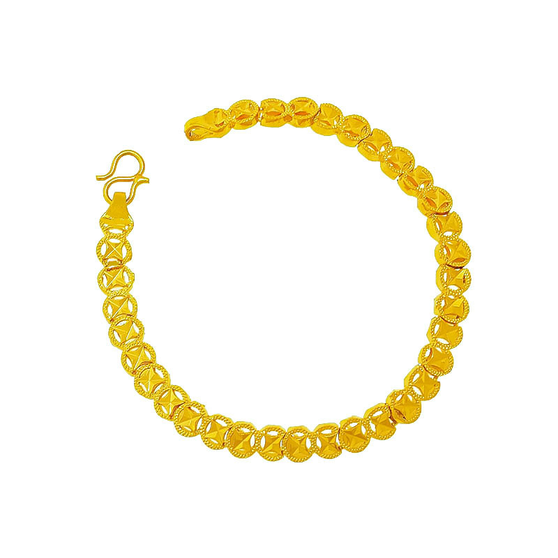 Chuangmei Jewelry's sparkling sand car flower star bracelet is a small, retro and elegant star copper gold-plated jewelry wholesale for women Application Scenario