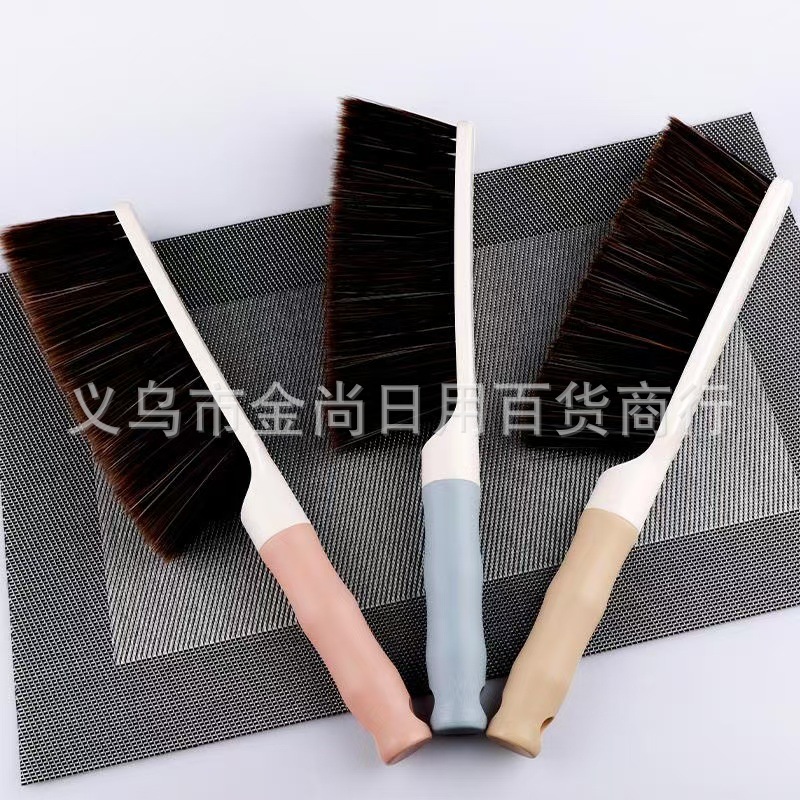 Bed sweeping brush, cleaning brush, bed sweeping magic tool, long-handled hanging bed brush, dust removal brush, cleaning clothes, bed sweeping brush Application Scenario