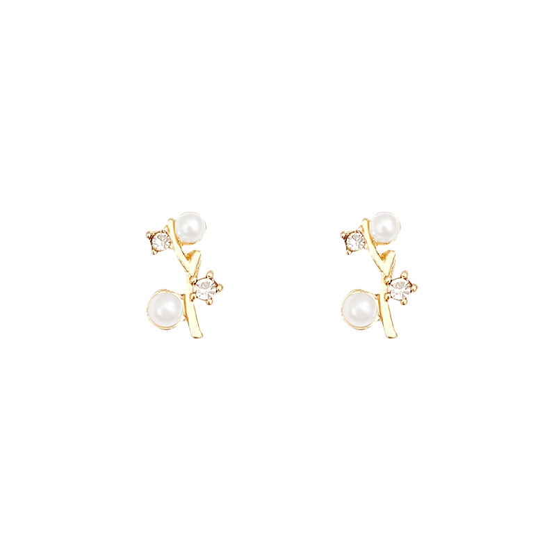 Spring and summer fresh and delicate branch pearl stud earrings for women in an Instagram style, small and simple, trendy earrings, forest-themed personalized earrings Item Picture
