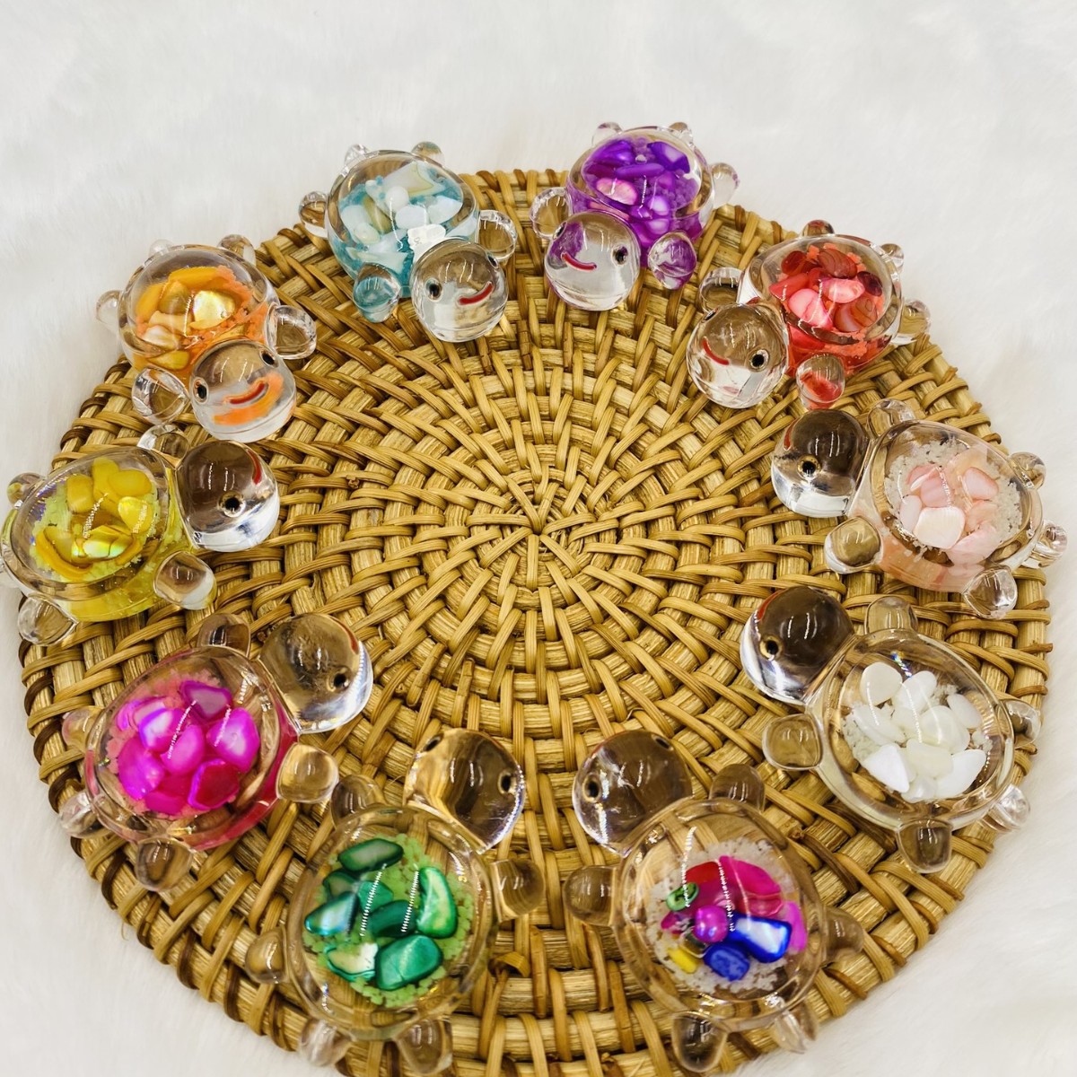 Luminous shell, luminous little turtle, diy acrylic translucent little turtle, keychain bag, pendant, children's hairpin, decorative toy details Picture