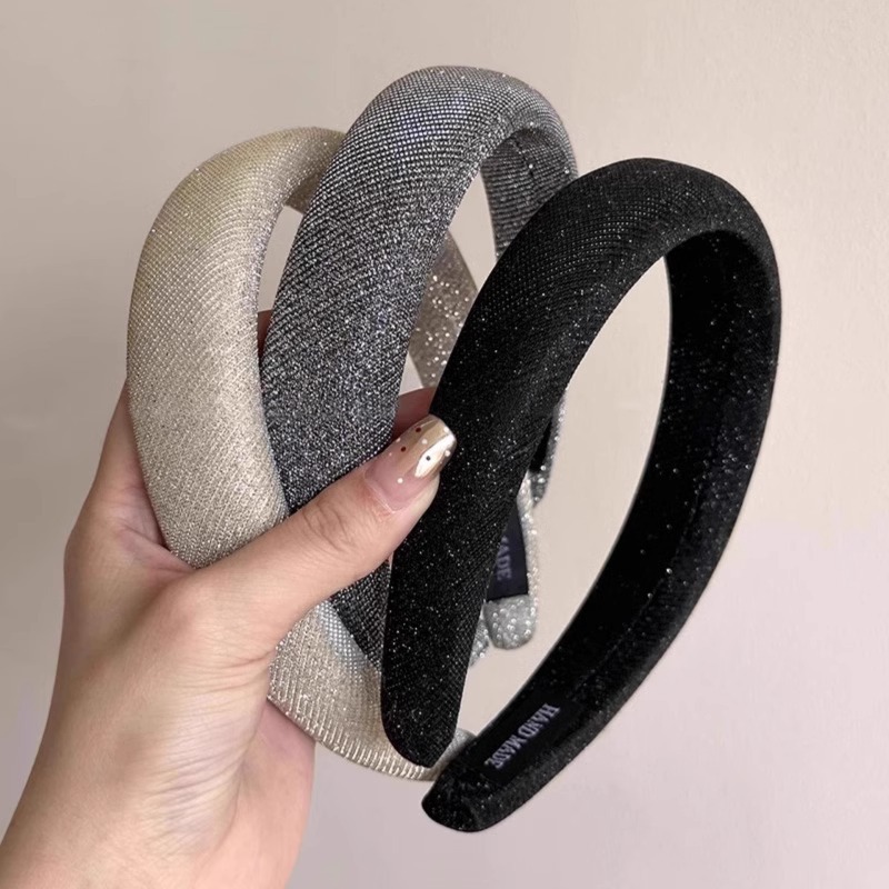 The new high-top sponge headband for women, 2025, exudes a sense of sophistication and elegance. It is a hair clip for washing the face and pressing hair pic 4