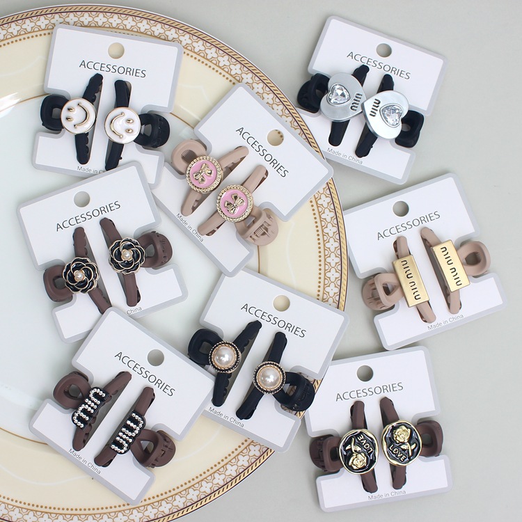 High-end chanel-style hair accessories, camellia flower small grappling clips, elegant semi-loose hair shark clips, side bangs hair clips details Picture