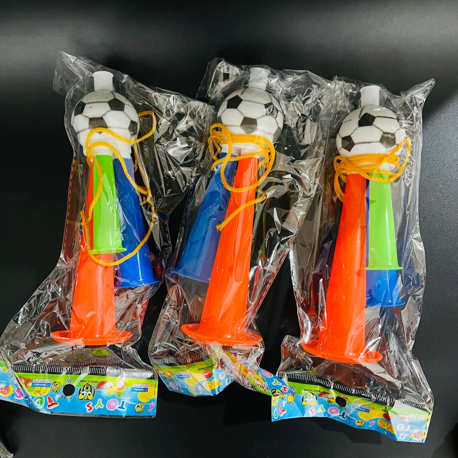 Game cheering toy football horn concert horn Fan horn sports horn 1 yuan 2 yuan wholesale Specification drawing