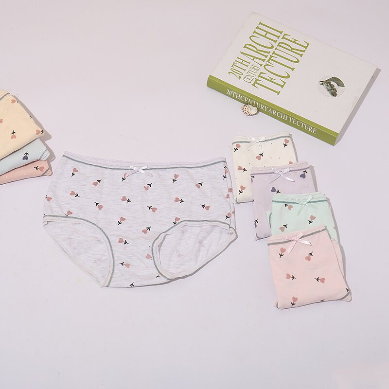 2022 New cotton underwear spring/summer comfortable middle Fanny pack butt sweet cute girl student antibacterial briefs details Picture