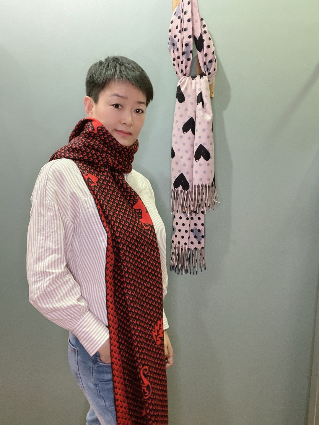Liu 'an Scarf for Women's autumn and winter, Christmas and New Year gifts. Red double-sided faux cashmere, versatile, warm and extended student neck. Factory direct sales Application Scenario