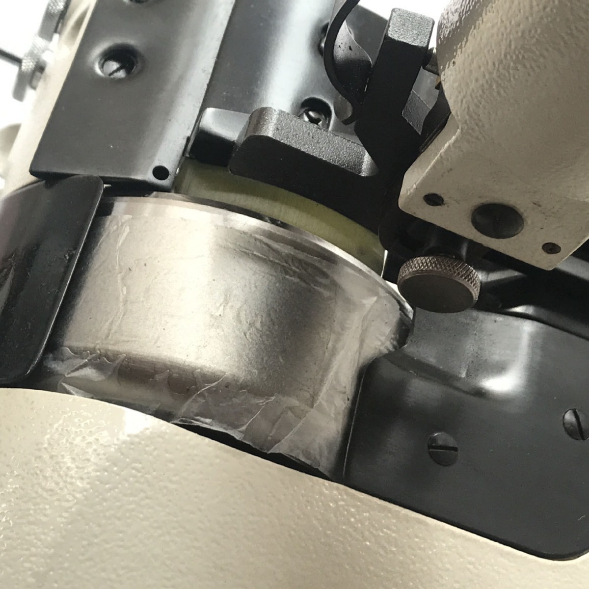 Youdaoplaceholder0 machine industrial sewing machine, thick leather machine, leather peeling machine, flat machine, sofa peeling machine Application Scenario