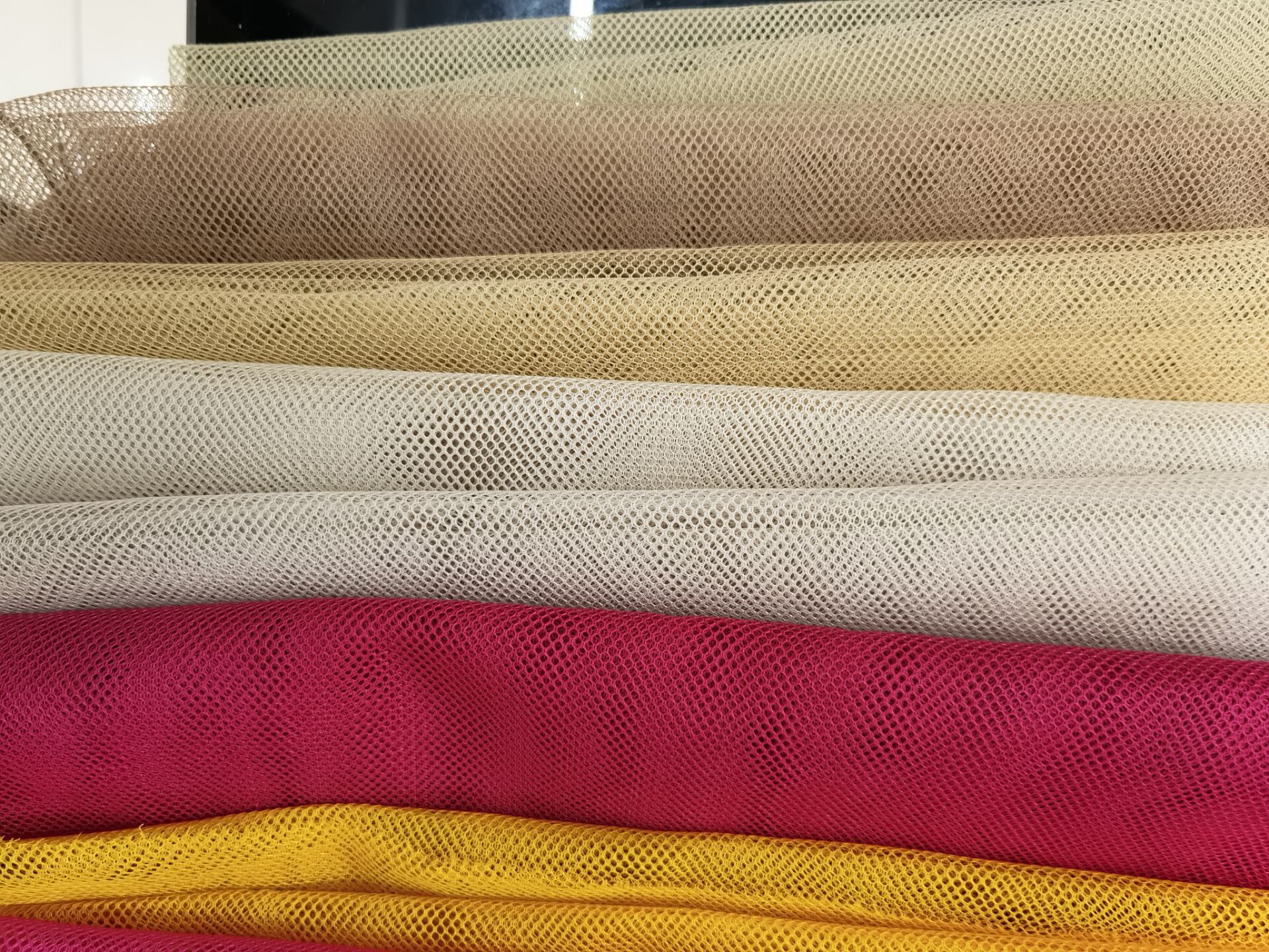 k080 mesh fabric, luggage mesh fabric is available in large quantities in stock Application Scenario