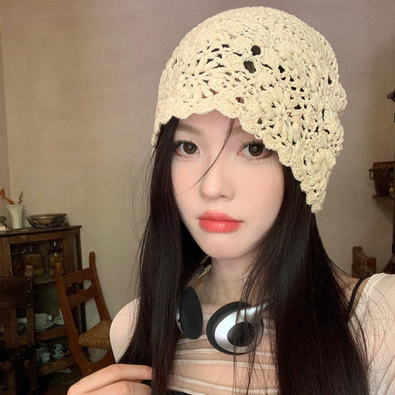 A collection of Japanese-style hand-woven headscarves, thin, hollowed-out woolen hats for women, and retro and artistic knitted hats Specification image