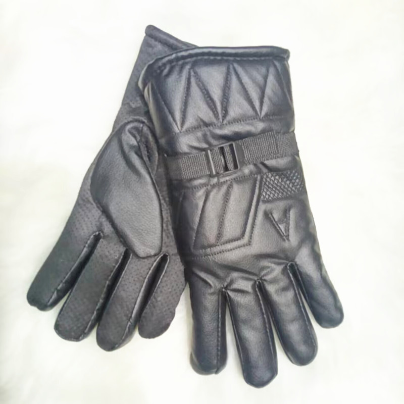 New cross-border adult gloves, men's warm leather gloves, outdoor skiing, motorcycle and bicycle riding gloves Application Scenario
