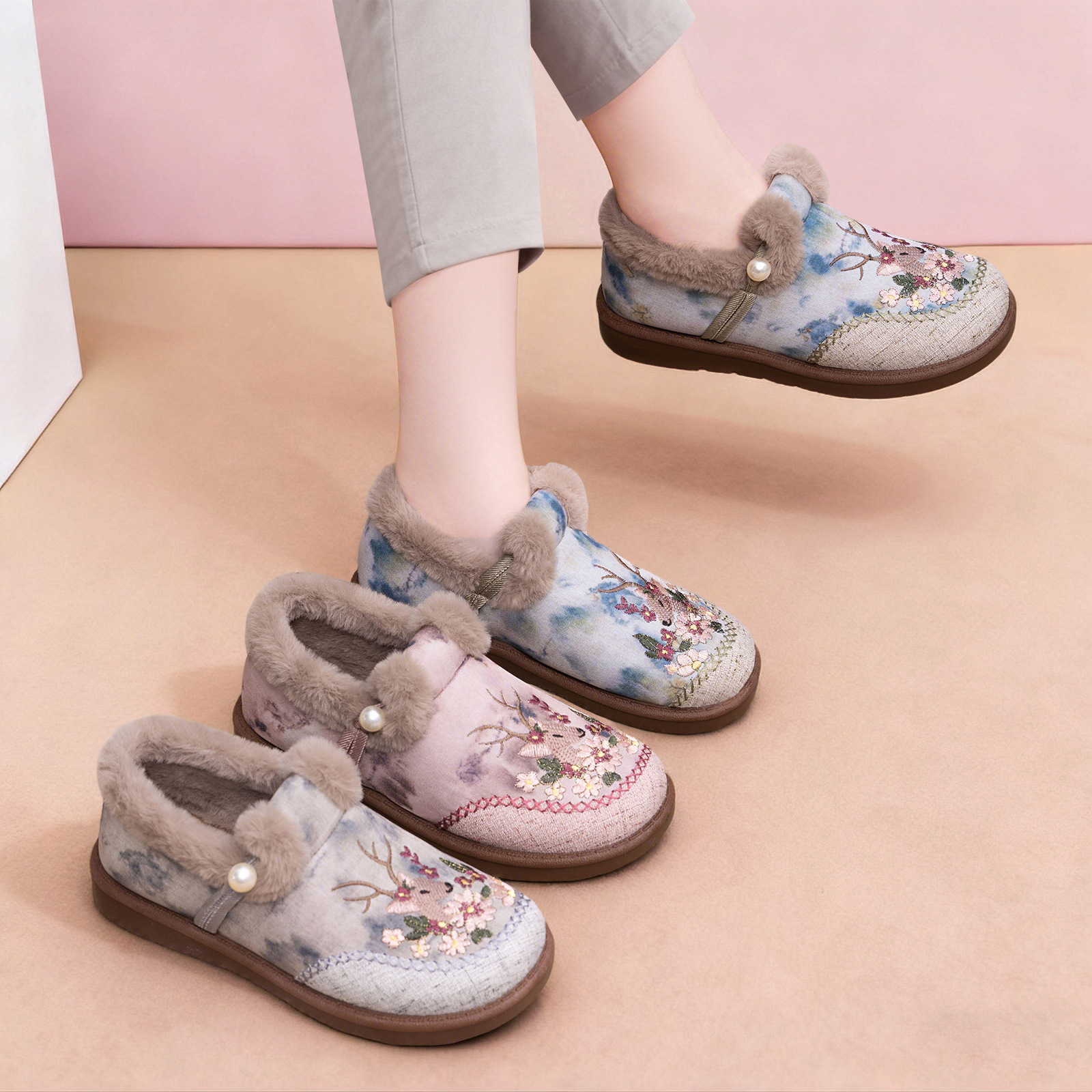 Winter cotton shoes for women, thickened with fleece, old Beijing cloth shoes, traditional Chinese style, deer flower cotton boots and wide thick-soled mom shoes Application Scenario