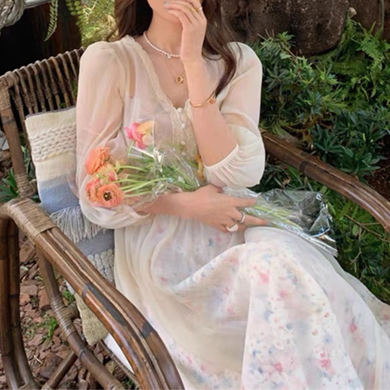 This 2022 new summer short-sleeved French halter floral dress for women's wear is elegant, high-end, and has a unique design sense details Picture