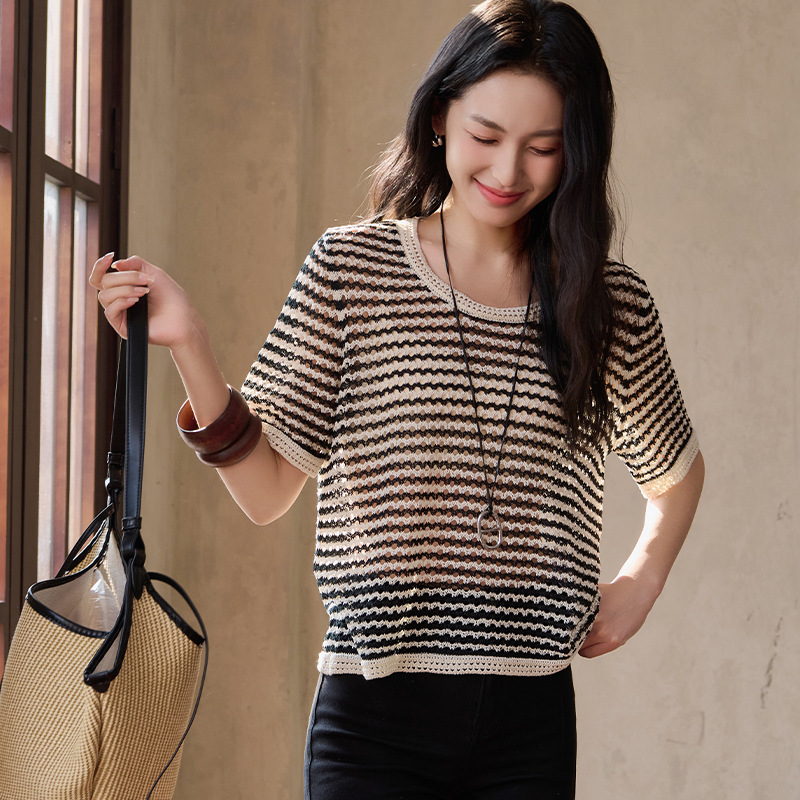 Summer new round-neck mulberry silk striped T-shirt, loose short-sleeved, cut-out, slimming and high-end women's top in stock Specification image