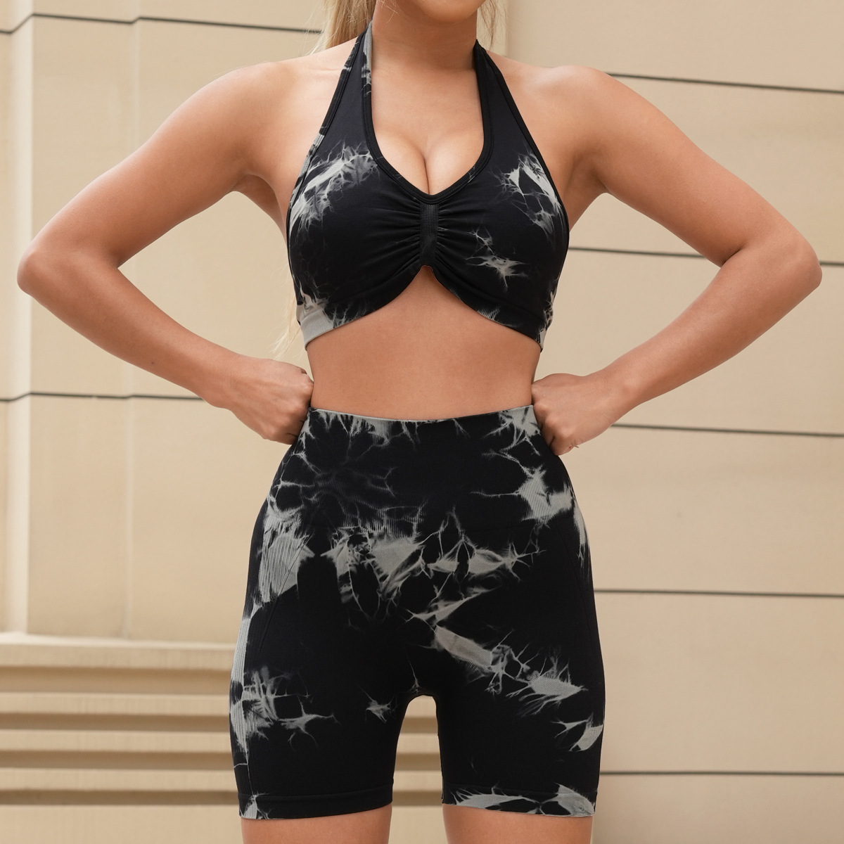 美夏季无缝扎染瑜伽服套装女性感挂脖露背运动文胸高腰提臀短裤运动休闲户外服装详情14