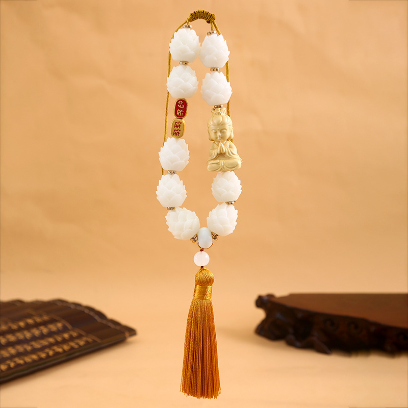 National trend Peace Buddha Good Luck Continuous car pendants, interior rearview mirror pendants, car hanging ornaments, high-end lotus ornaments, car decorations Application Scenario