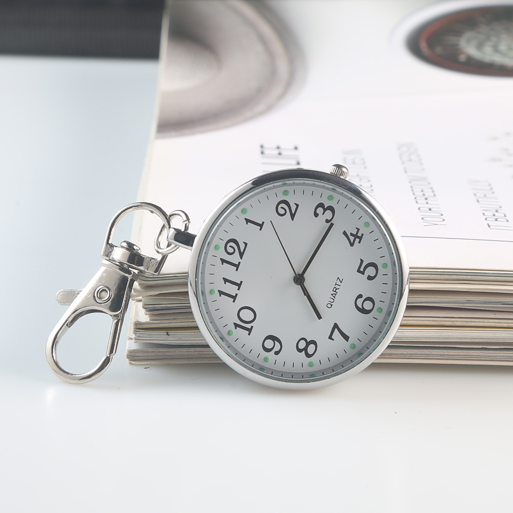 The exam-specific pocket watch has a clear large number of characters. It is a keychain hanging watch for the elderly, children and students. The nurse's watch only shows the time Application Scenario