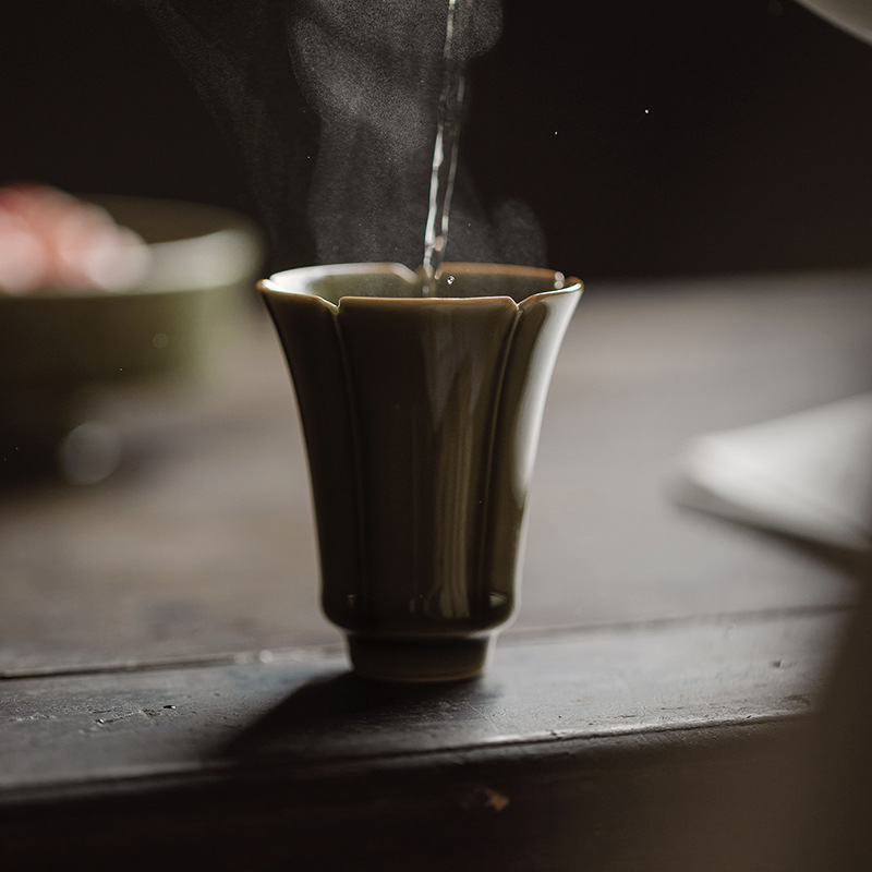 Beam Carving Yue Kiln Longquan Plum Celadon Pleasant Heart Flower Mouth Gather Fragrance Cup Smell Cup Kung Fu Tea Tea Cup Taste Sample Tea Cup details Picture