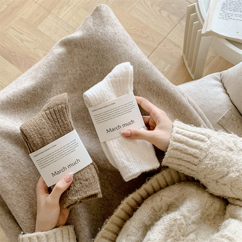 Wool mid-calf socks for women, new Japanese-style thick and warm long socks for autumn and winter. Solid color cashmere pile socks for women Specification image