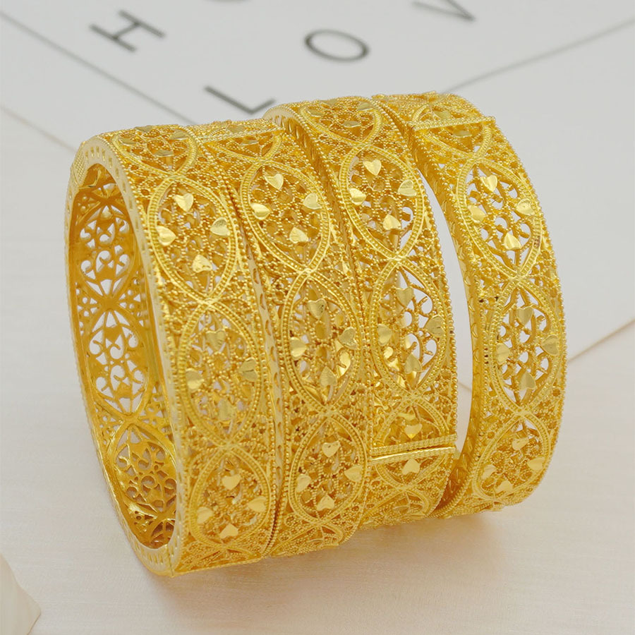 Elegant and fashionable gold-plated hollowed-out floral women's bracelet from the Middle East, for daily wear and as a gift for brides' parties Specification image