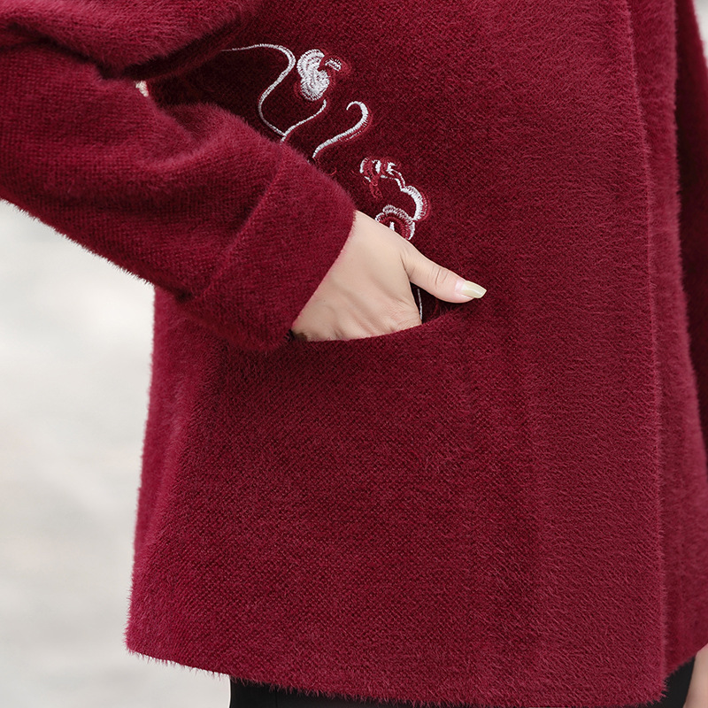 Mom's autumn and winter mink fur coat, short and elegant, embroidered cardigan coat for middle-aged and elderly women, fashionable top Application Scenario