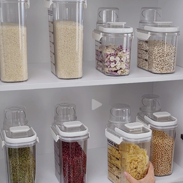 Portable sealed cans for grains and cereals, kitchen storage boxes, transparent rice buckets, vacuum storage cans for snacks and tea Application Scenario