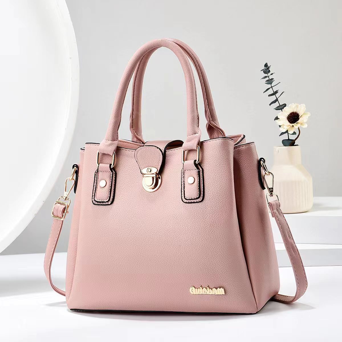 Bolsa de cubo de gran capacidad sensación premium moda versátil de gran capacidad de un hombro bolsa crossbody de influenciador bolsa de mujer casual Application Scenario