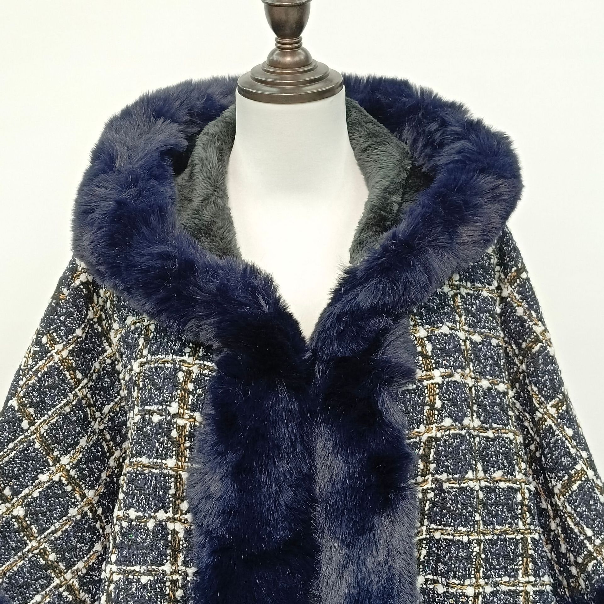 New chanel-style woolen coat, rabbit fur cape, fashionable checked shawl, thickened fur collar, tassel knitted cardigan details Picture