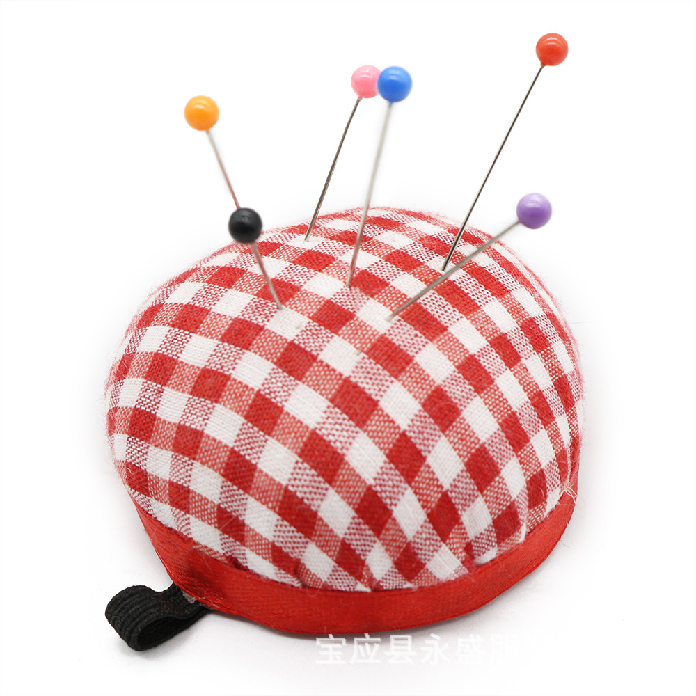 Wholesale DIY fabric red and white checkered needle pads, household cutting tools, pig nose wrist needle pads from the manufacturer Application Scenario