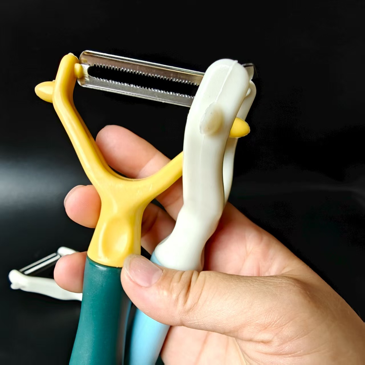 【 Zone 2-12 】816 peeler: 60 yuan per box, 1200 yuan per piece. New 816 peeler, color-matching peeler, potato and fruit peeler, household kitchen peeler, wholesale at 2 yuan details Picture