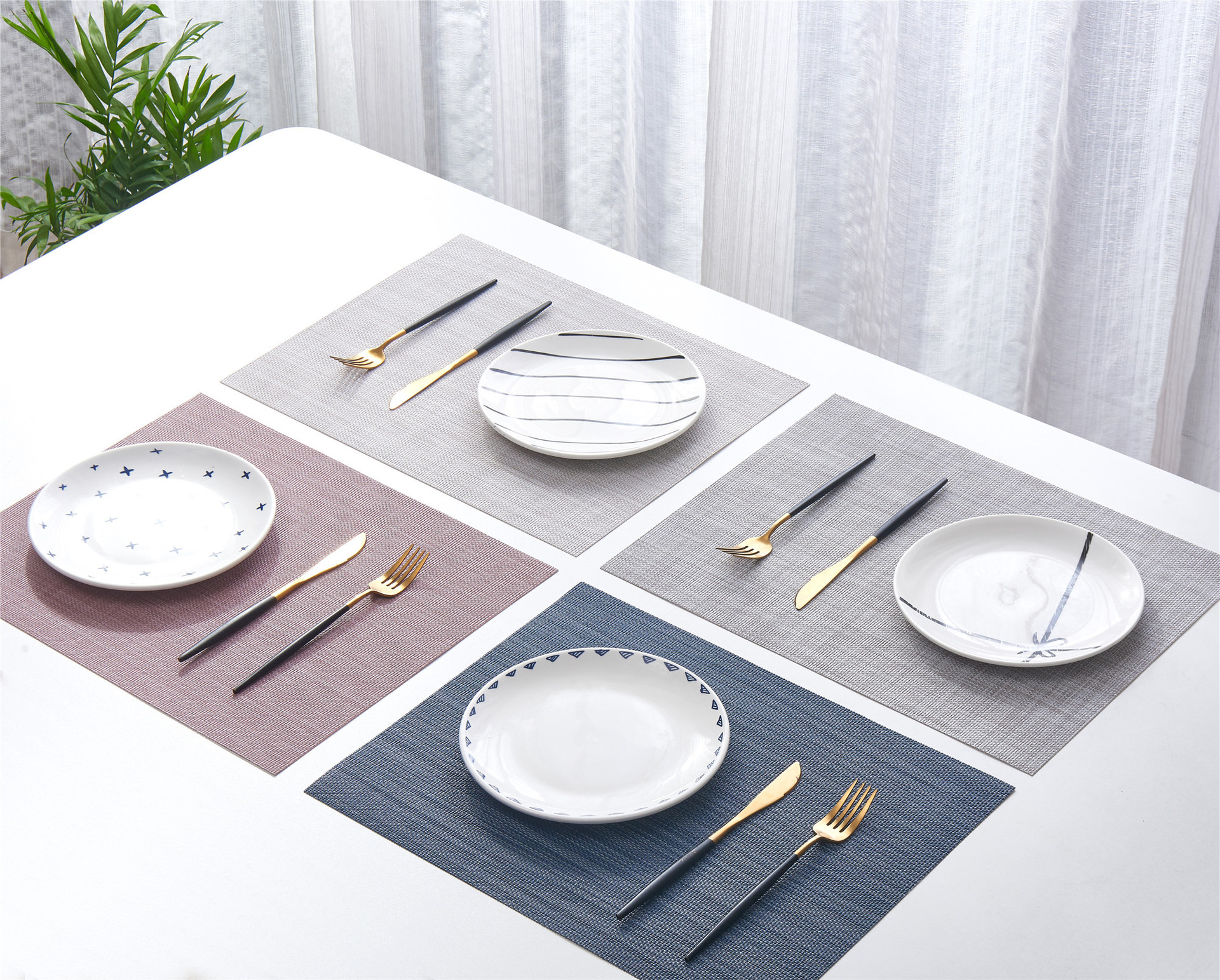 Wholesale Pe Teslin Food Grade Placemat Pe Heat Insulation Mat Western Meal Placemat Table Heat Insulation Mat Application Scenario