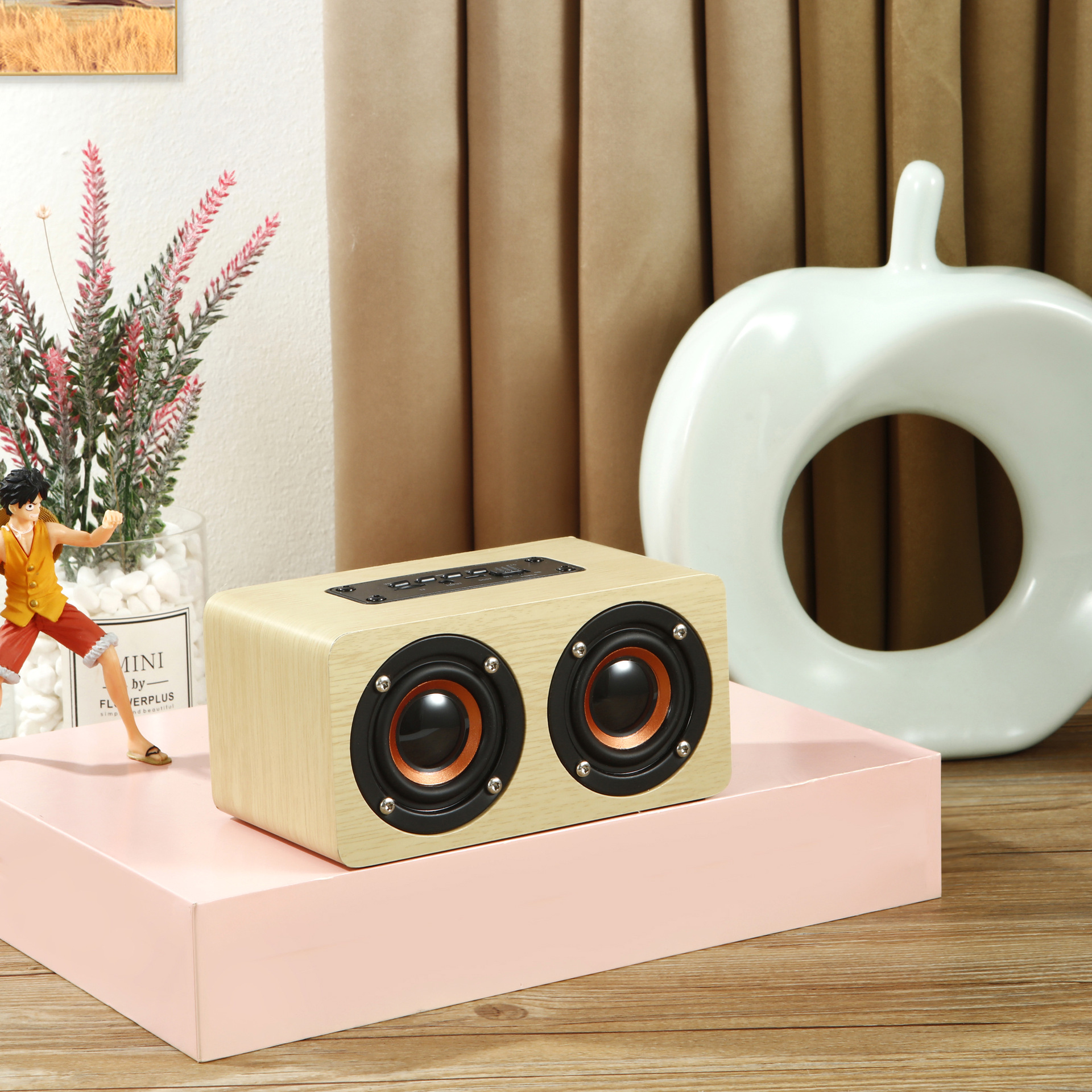 蓝牙音箱/音箱/蓝牙小音响/音响/便携式小音响白底实物图