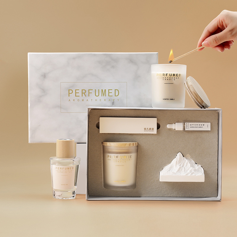 无烟香薰蜡烛批发大豆蜡持久香氛送闺蜜生日礼物摆件圣诞伴手礼盒