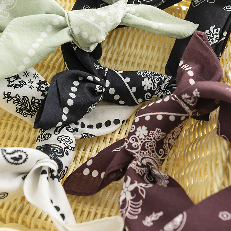 French Pastoral Style Imitation Silk Scarf Wholesale Fresh Sweet Printed Small Square Scarf Elegant Fashion Professional Scarf details Picture